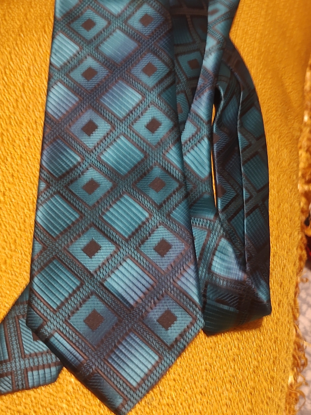Brand Q Men's Teal Geometric Tie - Classic Pattern